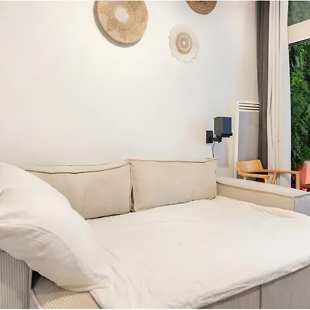 Appartement Secret Jungle Chartrons - Hyper-centre Jacuzzi Bain Balneo & Cinema *